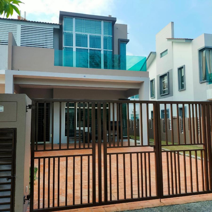 Homestay Casuarina Sea Breeze Desaru